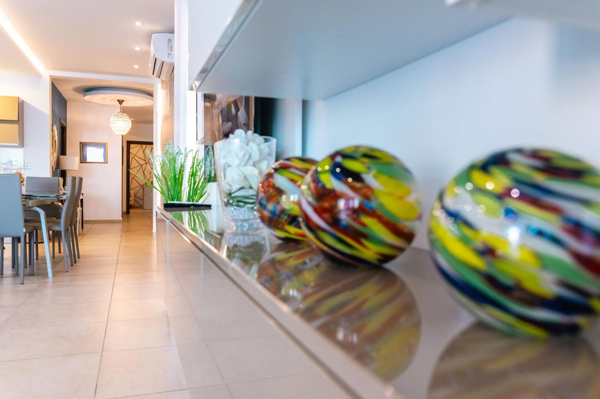 Luxury Seafront 3Br With Pool By Arcobnb Sliema Exteriör bild