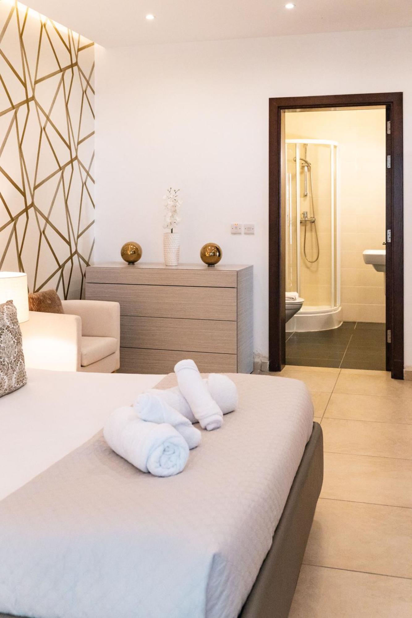 Luxury Seafront 3Br With Pool By Arcobnb Sliema Exteriör bild