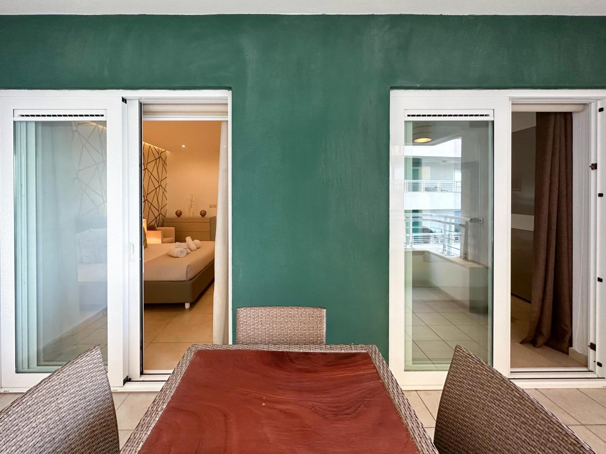 Luxury Seafront 3Br With Pool By Arcobnb Sliema Exteriör bild