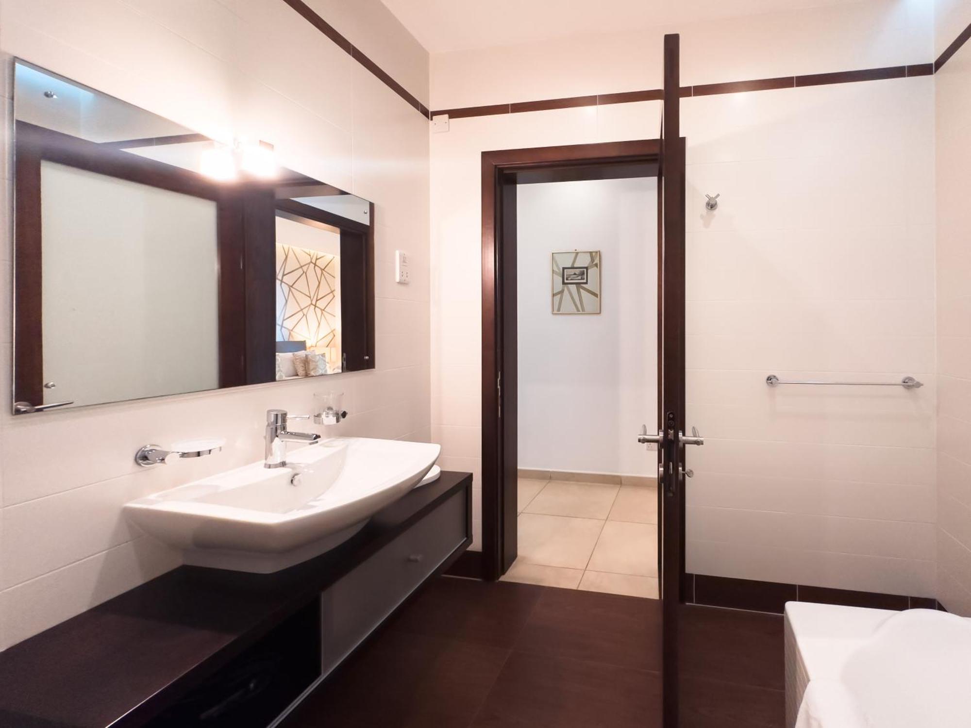 Luxury Seafront 3Br With Pool By Arcobnb Sliema Exteriör bild
